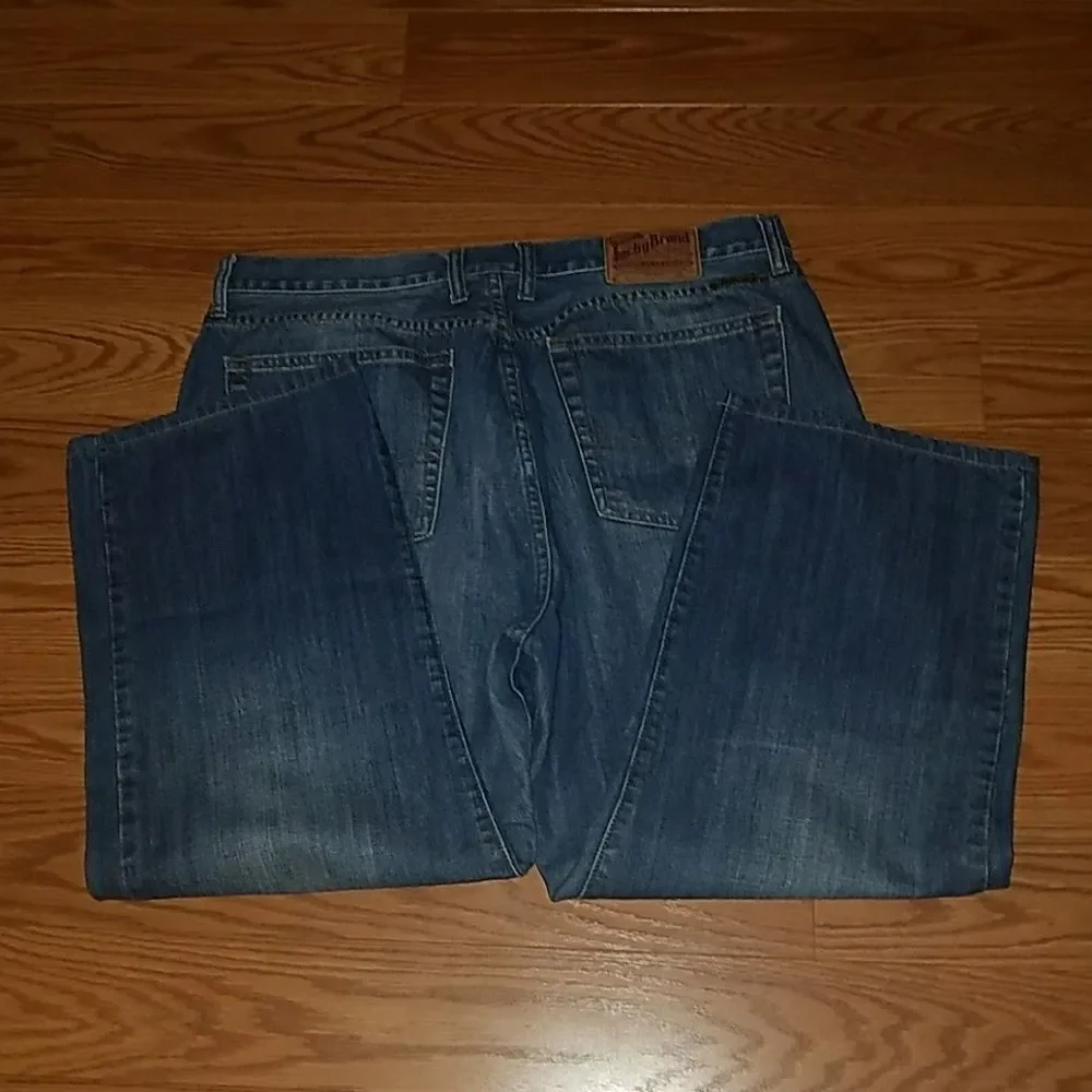 Lucky  Brand relaxed straight jeans Sz 38